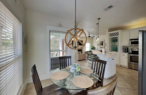 Lakeside at Blue Mountain Beach House | Aloha Sandy Bay | Luxe Home Near Beach + 6 Bicycles