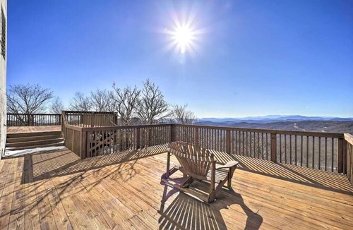 Sugar Mountain Condo | Altitude Adjustment - King bed, Gig-Speed Internet, Mountain View, Ski