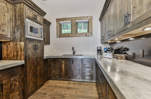 Mineral Bluff Cabin | Altitude Elegance | Mineral Bluff, GA