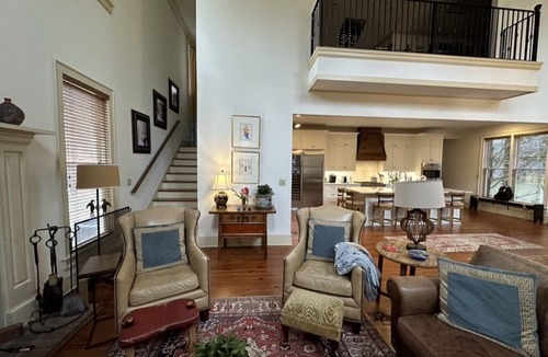 Oxford House | Amazing Home - Walking Distance to Square & Campus