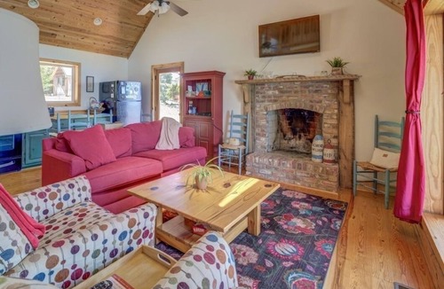 Monticello Cabin | Amazing rustic cabin with 450' of water frontage on Jackson Lake