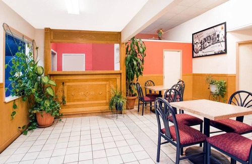 Darien Hotel | Americas Best Value Inn Darien