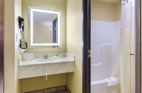 Independence Hotel | Americas Best Value Inn & Suites Independence VA