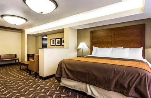 Ellendale Hotel | AmericInn by Wyndham Memphis East