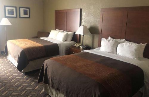 Ellendale Hotel | AmericInn by Wyndham Memphis East