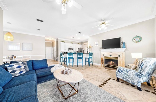 Crystal Shores House | Andrea's Island*Golf Cart*Bikes*BeachSvc+ExtraGear!