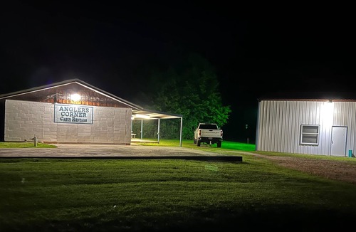 Broaddus Cabin | Angler’s Corner at Sam Rayburn Broaddus Tx Rm 1 of 2. Sleeps 5
