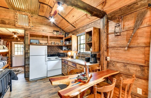 Abbeville Apartment | Angler’s Getaway! ‘Rustic Cabin’ on Lake Eufala
