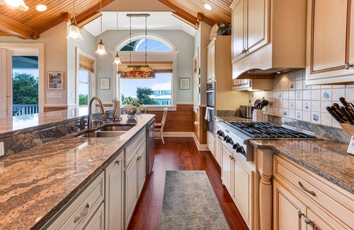 Tybee Island House | Antebellum Tybee Beach Mansion| Pool, Hot Tub & Elevator