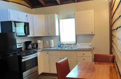 Chattaroy Cabin | Appalachian Hideaways