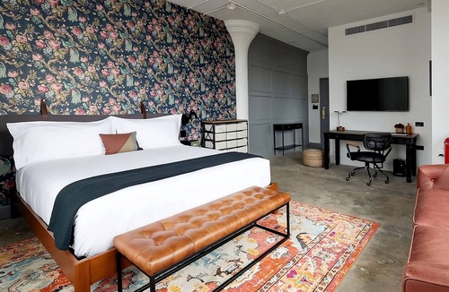 South Main Historic District Hotel | Arrive Memphis, Bigger Studio Room, Dogs Allowed, Minutes to Court Square!