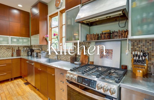 St. Elmo Improvement League House | Artistic Retreat w/Hot Tub & Fire Pit in St. Elmo