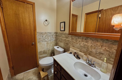 Morrow Cabin | Artsy Eclectic 3-bedroom lodge in beautiful Morrow