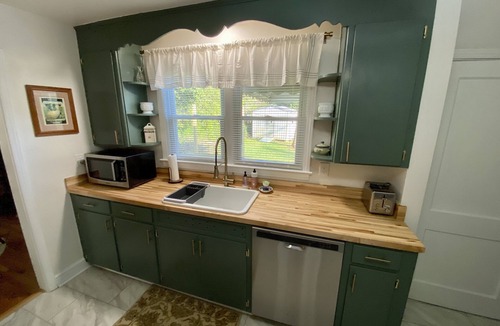 Greenville Cottage | Ashford Cottage - Close to Downtown!