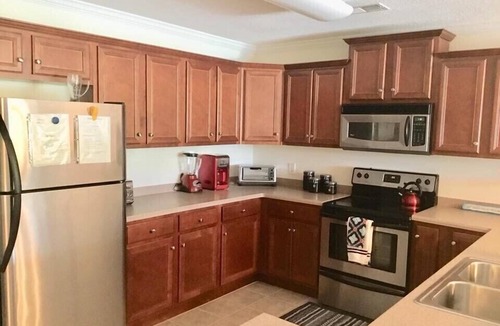 Alexander City Condo | Ask about last minute discounts. 3 BR condo with dedicated boat slip & pool!