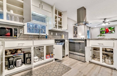 Lilburn House | ATH - 3BR - Sleeps 8 - Pet Friendly - Ranch (john)