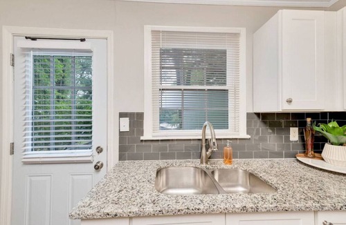 Marietta House | ATH - Marietta - 2BR - Ranch -Fenced (woods)