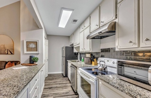 Marietta House | ATH -Marietta -2BR -Sleeps 6 -Pets -Fenced (twin)