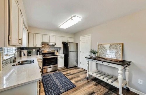 Marietta Villa | ATH-Marietta/Smyrna- 3BR- Pet Friendly (271timber)