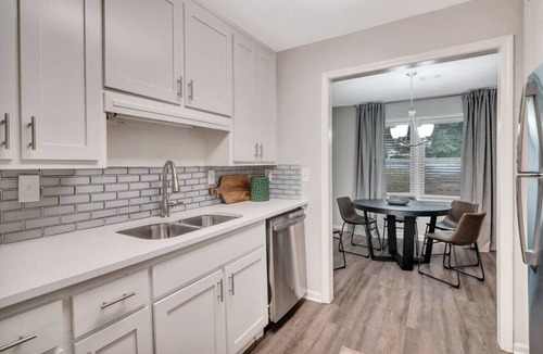 Norcross Villa | ATH - Norcross - 3BR - Pet Friendly - Ranch (wexA)