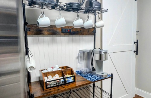 Peachtree Center Apartment | ATL City Escape: Work & Play