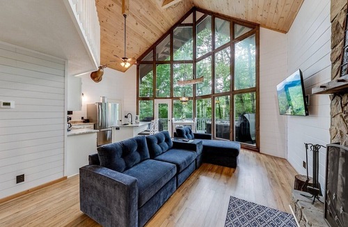 Sautee Nacoochee House | Attitude Adjustment Mtn Chalet w/Private Hot Tub