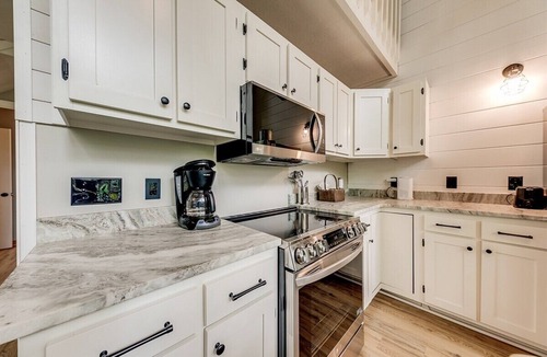 Sautee Nacoochee House | Attitude Adjustment Mtn Chalet w/Private Hot Tub
