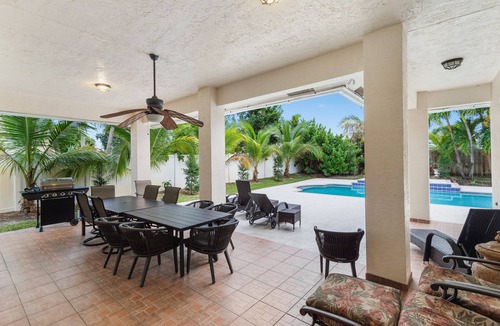 Lake Worth House | AURA PALMS - ELEGANT 5BR RETREAT WITH POOL & HOT TUB