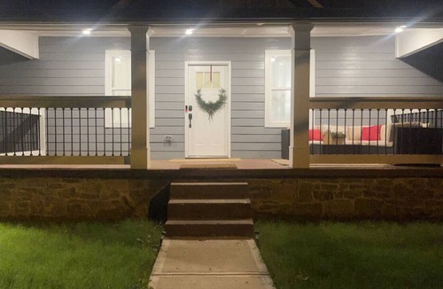 Lithonia House | Autumn Escape Fire Pit, Fest & Arabia Trails 8P 3B