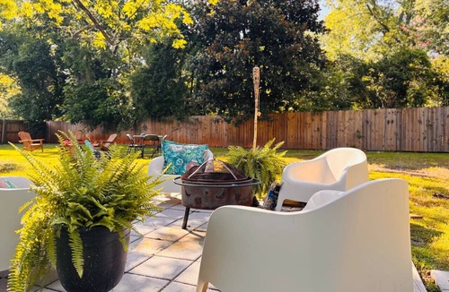Lithonia House | Autumn Escape Fire Pit, Fest & Arabia Trails 8P 3B