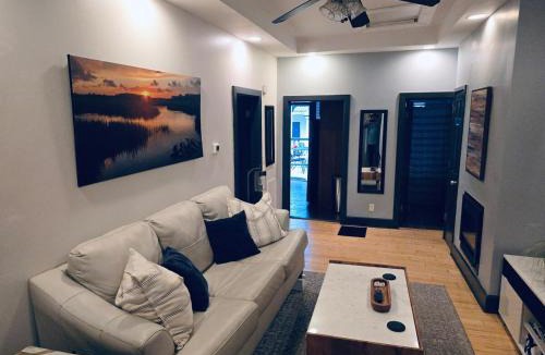Beach Institute House | Awesome Downtown Condo with Pool!