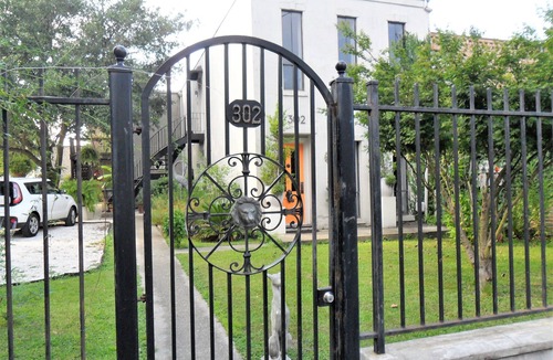 Central Business District Apartment | B Downtown art and eclectic B