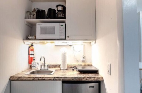 Hendricks and Venice Isles Apartment | B efficiency Off Las Olas on the water free kayaks