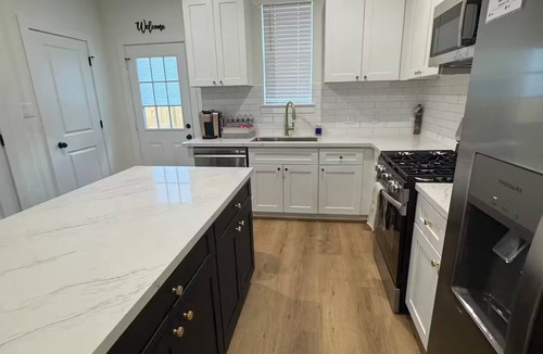 Northeast Houston House | B Houston Haven right in the heart of it!