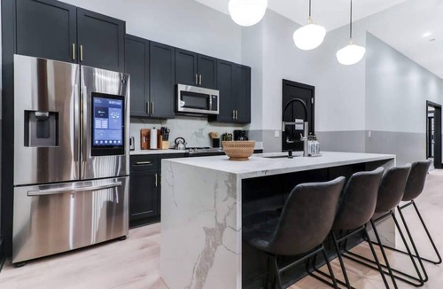 Arts/Warehouse District Apartment | Bachelorette Suite Perfect for a Memorable Stay