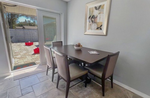 Pinellas Park House | Backyard Paradise - POOL, MINI GOLF & BAR