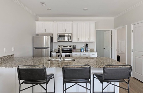 Huntsville Apartment | Barsala l Modern 2BD Cottages Near Huntsville’s Best Spots