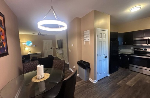 Southwestern Apartment | Basic 4BR 7Beds Home 15 Min Downtown ATL Sleeps 10+