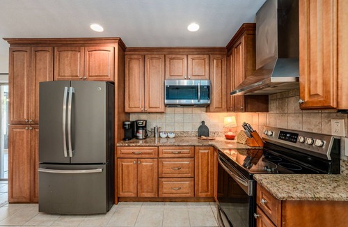 Walsingham House | Basketball | Pickleball | Pool | Movie & Game Room
