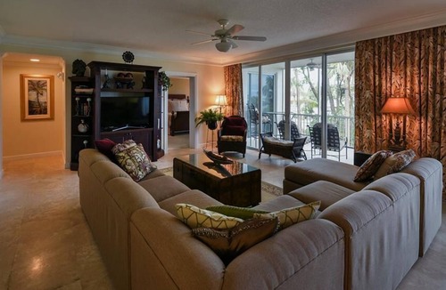 Islamorada Condo | Bay Harbour A-101 in Islamorada: Stunning 3BR condo with waterfront views.