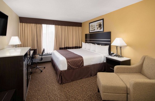 Hammond Hotel | Baymont Inn & Suites by Wyndham Hammond