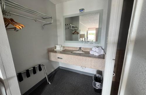 Jennings Hotel | Bayou Inn