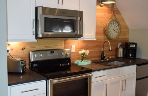 Sharpsburg Apartment | Bayview at Clearwater. The most beautiful view on the lake!