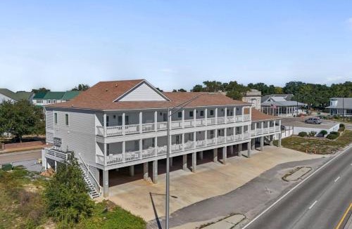 Pass Christian Apartment | Beach Access Condo-Walk to Downtown-Pets Welcome w/Fee