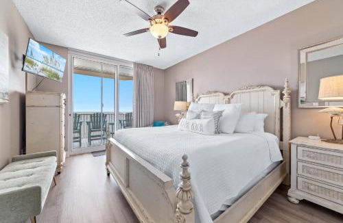Fort Morgan Apartment | Beach Club B1701 Beachfront Corner Resort Arcade Pools Hot Tubs