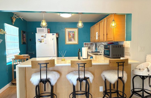 Southwest House | Beach-Glam Abode in Central WPB location, sparkling clean!
