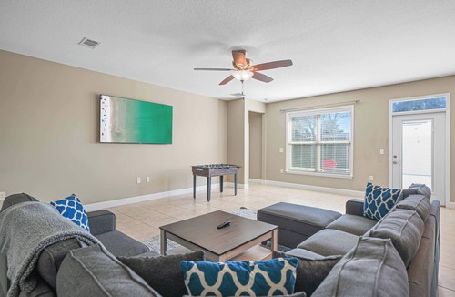 Mary Esther House | Beach Haven: 6 Beds, Pet Friendly, 8miles to Beach