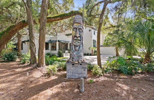 Saint Simons Island Villa | Beach Music - Charming St Simons Island Beach Cottage - Steps to Village!