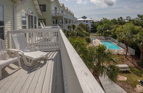 Santa Rosa Beach Condo | "Beach Therapy" Townhome on 30a! 6-Seat GOLF CART, Near Beach, Pool, Hot Tub.
