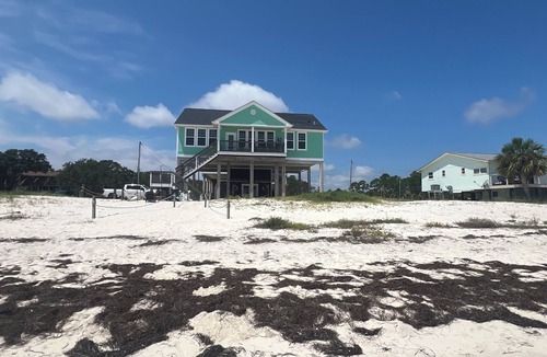 Alligator Point House | BEACHFRONT "Turtles Nest" Delight in Bald-Alligator Point with Private Beach